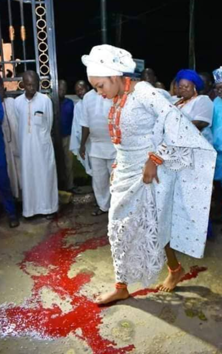 Ooni's new Queen performs the traditional rites