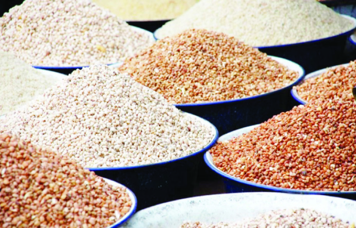 Nigerian Oloyin beans in the market