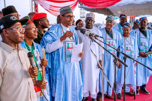 Buhari addresses supporters in Kaduna