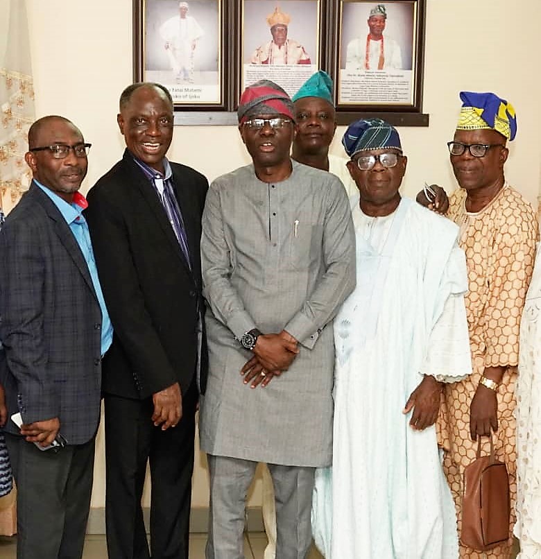 Governorship candidates of the All Progressives Congress in Lagos State (middle) flanked by the executive members of the committee of Indigenous Associations of Lagos State after a consultative meeting held in Oregun Lagos on Wednesday 2nd Jan, 2019.