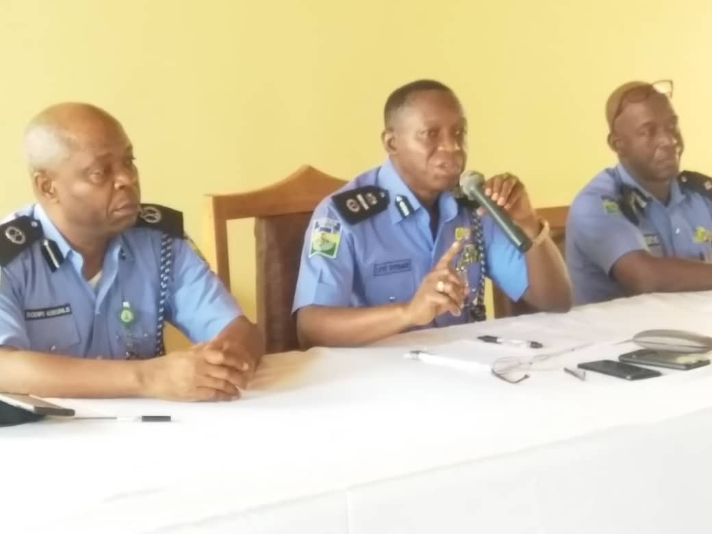 AIG Leye Oyebade flanked by his lieutenants in the zone