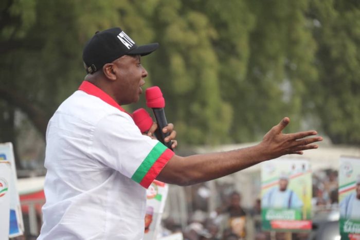 Saraki at a campaign rally urges 90 per cent votes for Buhari