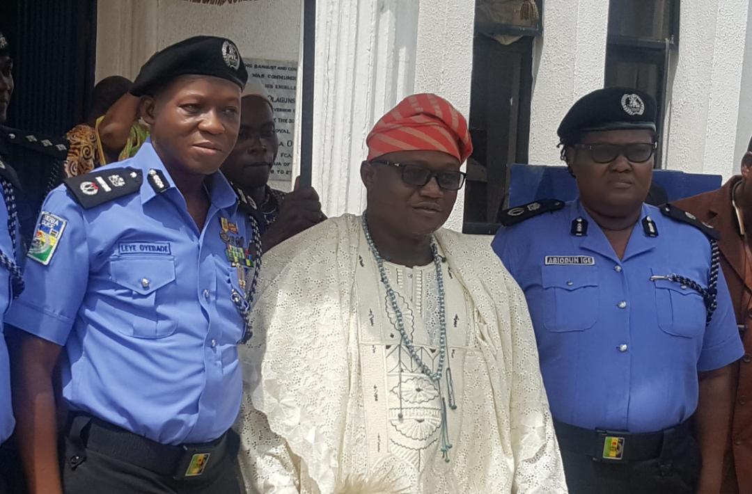 The Ataoja of Osogboland flanked by AIG Leye Oyebade and CP Abiodun Ige of Osun State Command during the courtesy call.